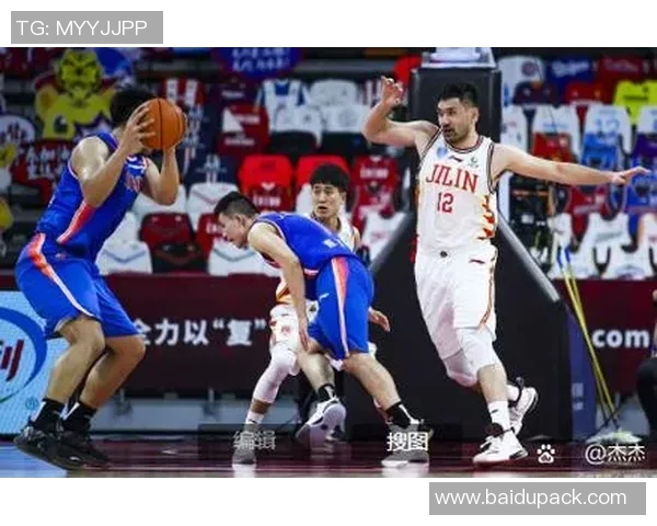 杭州篮球队在邀请赛中以95分高居积分榜首位展现强劲实力